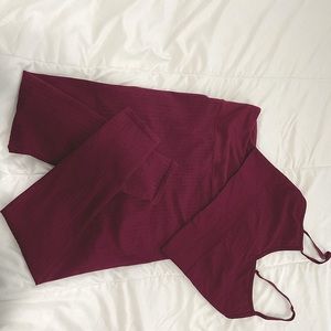 Burgundy’s leggings *part of a set*